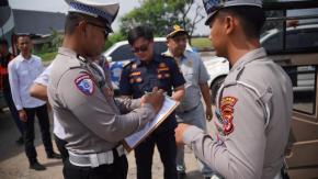 Polantas Polres Karawang Konsisten Laksanakan Ramp Check Otobus Menjelang Ops Zebra Lodaya 2025