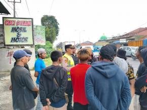 Operasi Ketupat Lodaya 2026: Personel Pos PAM Jomin Imbau "Pak Ogah" Tak Putar Balikkan Kendaraan di Turunan Flyover