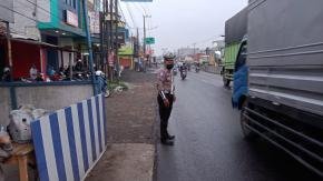 Kegiatan Rutin Unit Lantas Polsek Klari Berikan Pelayanan Prima Melalui Gatur Lalin