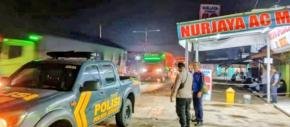 Personil Polsek Jatisari Gelar Patroli KRYD Malam di Pertigaan Perum Cikampek Baru