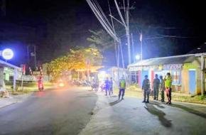 Jelang Gelar Patroli KRYD, Kapolsek dan Jajaran Polsek Tegalwaru Gelar Apel Malam Gabungan