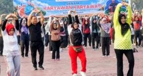 Bangun Semangat Kebersamaan, Pemkab Bekasi Ajak ASN Hidup Sehat Lewat Senam dan Botram Bersama