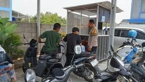Potret Humanis, Bhabinkamtibmas Desa Sirnabaya Ngawangkong Bersama Warga Dusun Babakan