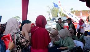 Gerakan Pangan Murah (GPM) di Festival Pesona Jatigede Sumedang Diserbu Antusias Warga