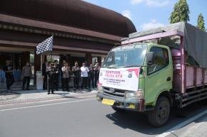 Usai Upacara HUT RI Ke-81, Kapolda NTB Lepas 8 Truk Bantuan untuk Korban Gempa NTT