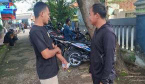 Personel Polsek Lemahabang Sosialisasikan Pelarangan Knalpot Tidak Sesuai Spesifikasi Teknis