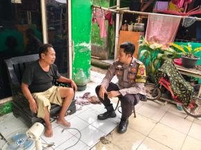 Bhabinkamtibmas Polsek Klari Patroli Humanis, Sambang Warga Desa Walahar
