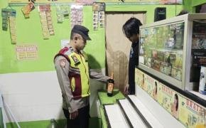 Polsek Tegalwaru Tegas Awasi Peredaran Miras Gelar Operasi dan Sidak Sambangi Kios Jamu di Desa Cintawargi