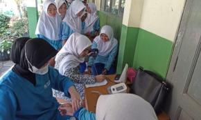 Sebanyak 1.256 Para siswa SMPN 1 Cibitung Mengikuti Program Cek Kesehatan Gratis (CKG) yang Digelar oleh Dinas Kesehatan Kabupaten Bekasi Melalui Puskesmas (PKM) Sukajaya.