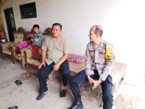 Upaya Bhabinkamtibmas Polsek Telagasari Sampaikan Himbauan Kamtibmas Kepada Masyarakat Binaan