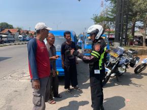 Polantas Menyapa, Sosialisasi Kamseltibcarlantas Kepada Sopir Angkutan di Karawang