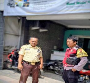 Aipda Abdul Rahman Anggota Polsek Banyusari Kunjungi Kantor Pegadaian Gempol Patroli Prekat di Siang Hari