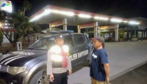 Brigadir Alpian Getol Kunjungi SPBU, Prekat Polsek Banyusari Berikan Rasa Aman