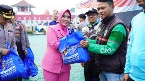 Usung Tema, 80 Tahun Mengabdi, Polri untuk Masyarakat, Polres Karawang Gelar Bakti Kesehatan dan Sosial untuk 658 Warga