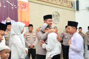 Peringatan Maulid Nabi Muhammad SAW, Polres Karawang dan Bhayangkari PC Karawang Gelar Santunan Anak Yatim