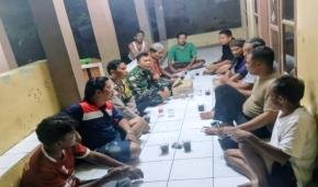 Sinergitas Duo Pembina Desa Pinayungan, Sambangi Warga Dusun Sukajaya di Malam Hari