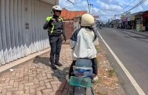 Upaya Polantas di Karawang, Kurangi Angka Pelanggaran Lalu Lintas melalui Kegiatan Patroli Simpatik