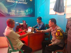 Bhabinkamtibmas Polsek Tegalwaru Ajak Peduli Lingkungan dan Waspada Saat Ngobras di Desa Cintawargi