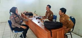 Panit Binmas Polsek Rengasdengklok Giat Sambang, Guna Menjalin Silaturahmi Kepada Masyarakat