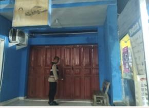 Personil Polsek Tegalwaru Giat Patroli Malam Amati Pertokoan di Wilayah Loji Antisipasi C3