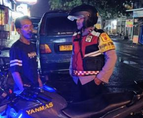 Aipda  Abdul Rahman Prekat Polsek Banyusari Giat Patroli Jalan Raya Antisipasi Kejahatan
