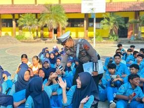 Tanamkan Budaya Tertib Lalu Lintas Sejak Dini, Ditlantas Polda NTB Edukasi Pelajar SMPN 1 Gerung