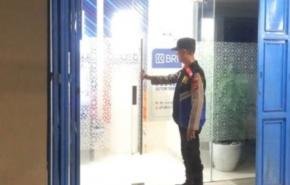 Anggota Polsek Pakisjaya Patroli Malam Bhabinkamtibmas Sambangi Area Bank BRI Dan Pertokoan