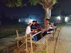 Anggota Polsek Batujaya melaksanakan Patroli Prekat KRYD di Wilayah Hukum Polsek Batujaya untuk menciptakan Keamanan dan Ketertiban Masyarakat