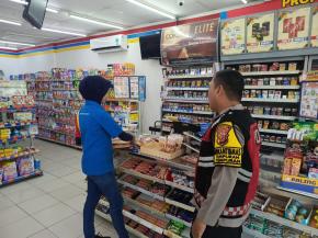 Antisipasi C3 dan Kerawanan Lainnya, Laksanakan Patroli ke Area Minimarket dan Pertokoan Wilayah Hukum Polsek Tempuran.