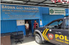 Personel Polsek Pangkalan Monitoring Kantor Badan Gizi Nasional, Sambangi Pegawai SPPG