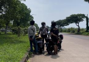 Polantas dunia Karawang Akrab Menyapa Pengguna Jalan demi Menjaga Keselamatan Berkendara