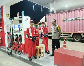 Polisi di Telukjambe Laksanakan Patroli Prekat di Lokasi objek Vital SPBU Pasir Buah