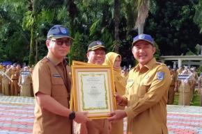 Wakil Wali Kota Depok Chandra Ramansyah Serahkan Sejumlah Penghargaan Tingkat Provinsi Jabar Tahun 2025 yang Berhasil Diraih Pemkot Depok