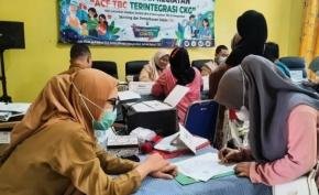 Deteksi Dini Jadi Langkah Bersama, Warga Mekarasih Ikuti Skrining TBC dan Cek Kesehatan Gratis