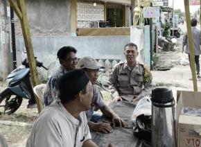 Upaya Aiptu Edi Bhabinkamtibmas Polsek Klari Kembali Ingatkan Warga Bahaya TPPO
