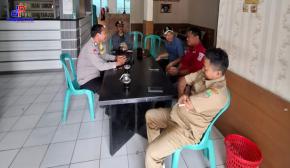 Patroli Dialogis Bhabinkamtibmas Polsek Lemahabang Imbau Pemdes Karangtanjung Cegah TPPO