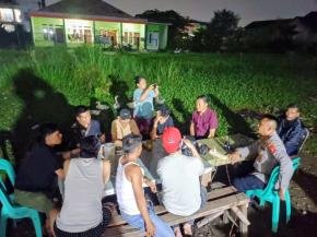 Saat Patroli KRYD Malam, Ini Yang disampaikan Kapolsek Klari Kepada Warga Yang Sedang Kumpul/Nongkrong