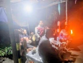 Jaga Kedekatan, Bhabinkamtibmas Desa Ciptasari Laksanakan Giat Ngawangkong Bersama Warga