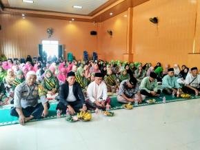 Bhabinkamtibmas Polsek Klari Hadiri Giat Pengajian Rutin di Desa Anggadita, Membangun Keakraban Antara Warga