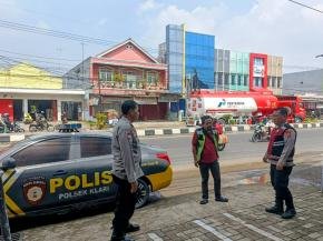 Piket Pawas Bersama Anggota Patroli Polsek Klari Laksanakan Patroli Sambang Warga