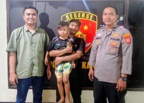 Polres Karawang Berhasil Temukan Orang Tua Anak Terlantar Berkat Respons Cepat dan Pemanfaatan Media Sosial