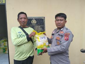Polsek Purwasari Kembali Permudah Masyarakat Mendapatkan Beras SPHP Murah