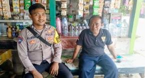 Bhabinkamtibmas Polsek Lemahabang Imbau Warga Desa Karyamukti Untuk Tetap Pertahankan Kamtibmas