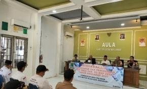 Minggon Desa Walahar, Bhabinkamtibmas Polsek Klari Imbau Warga Cegah Karhutla