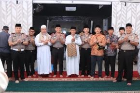 Jumling di Masjid Agung Al Muttaqin, Wakapolda NTB Perkuat Kedekatan dengan Warga