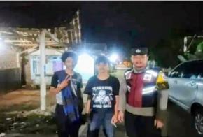 Bhabinkamtibmas Ikut Serta Dalam Giat Ronda Bersama Warga