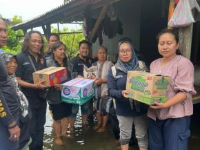 Dari Cikampek Barat untuk Korban Banjir: Gotong Royong dan Kepedulian Menembus Batas Wilayah