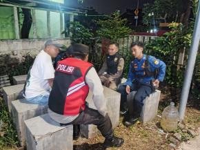 Polsek BatujayaGelar  Patroli Prekat serta Sambangi Masyarakat di malam hari