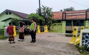 Personil Polsek Pakisjaya Gatur Lalin Di Sejumlah Titik Rawan Kemacetan