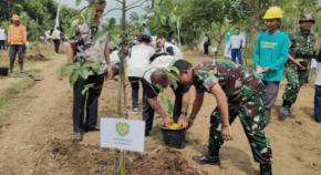 Aksi Penghijauan, Dandim 0604/Karawang Lakukan Penanaman 250 Pohon Produktif di Walahar